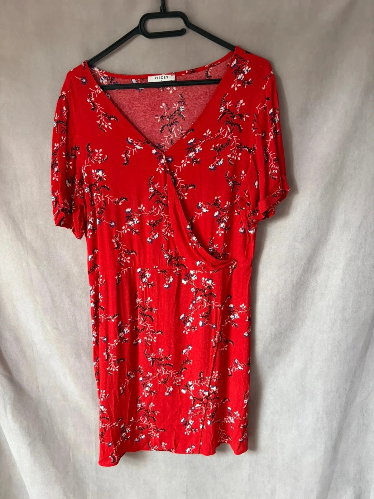 Robe rouge à motif taille l